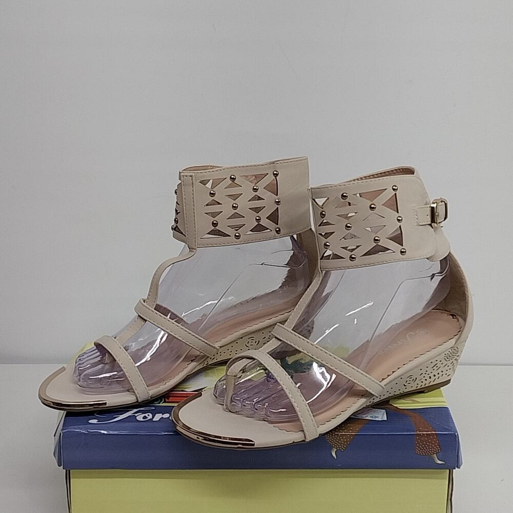 Forever Link Jill 11 Beige Wedge Sandals Women's 8 Caged Ankle Strap Cutout